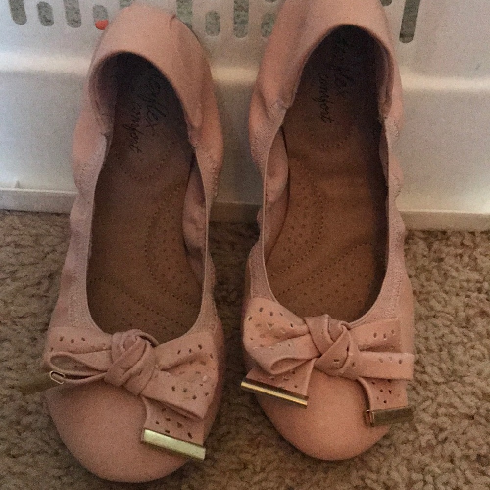 Beautiful size 7 flats